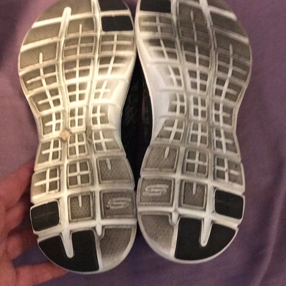Sketchers - Picture 2 of 4